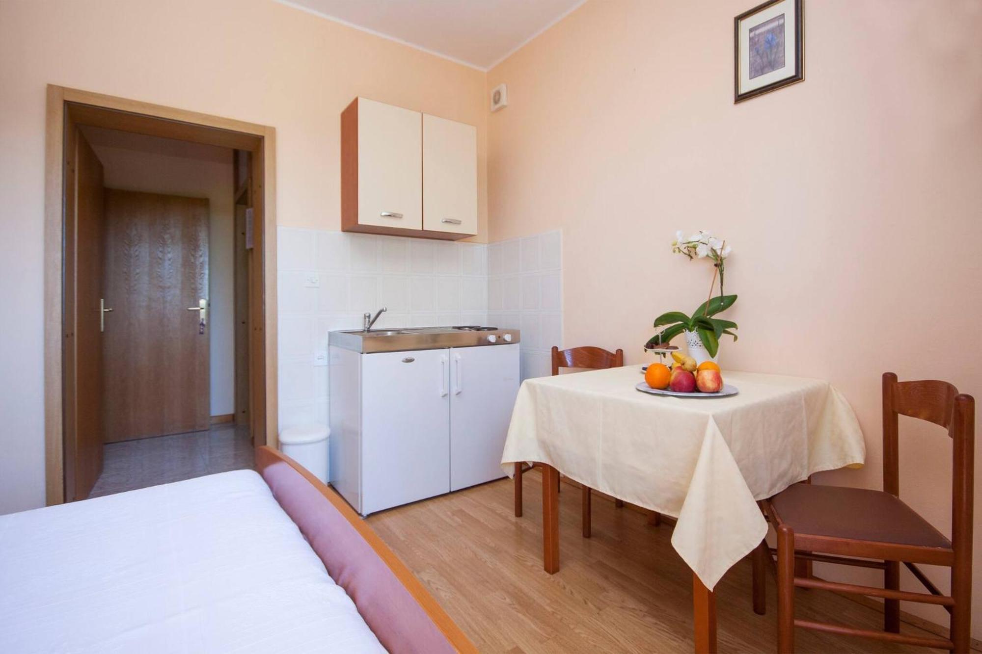 Apartments&Rooms Mikelin Primošten Buitenkant foto