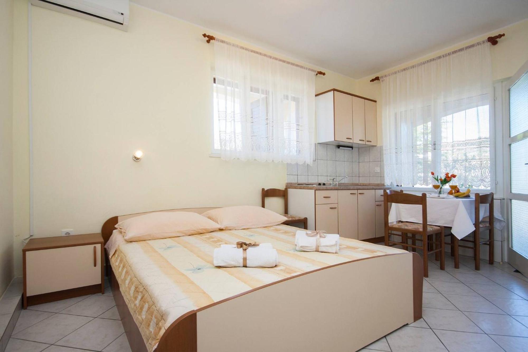 Apartments&Rooms Mikelin Primošten Buitenkant foto