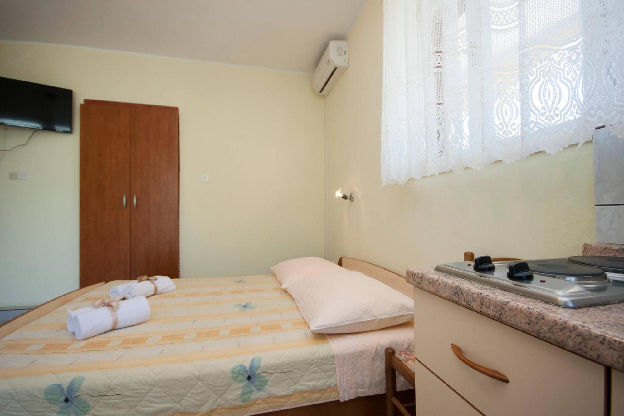 Apartments&Rooms Mikelin Primošten Buitenkant foto
